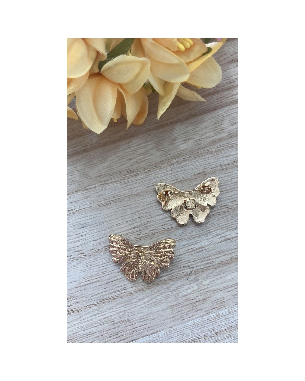 1218 Dorado Broche Mariposita